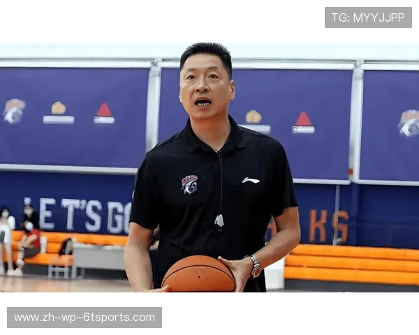 足球场偶遇CBA球员事件回顾